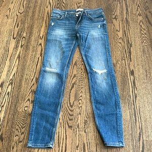 Zara distressed medium wash skinny jeans size 4